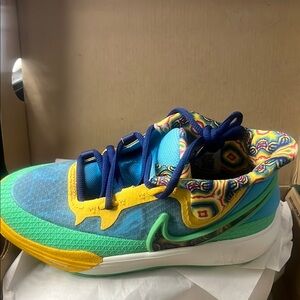 Nike Colorful Athletic Sneaker with Patterned Collar